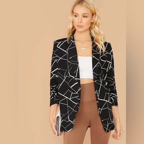 Jackets & Blazers - ✨3/$20✨ Geometric Print Coat